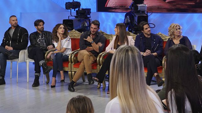 Uomini e Donne, anticipazioni classico: Sara elimina Emanuele, Lorenzo si dichiara per Nilufar