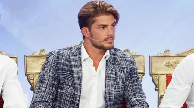 Uomini e Donne: Paolo in una villa con Angela e Marianna prima della scelta
