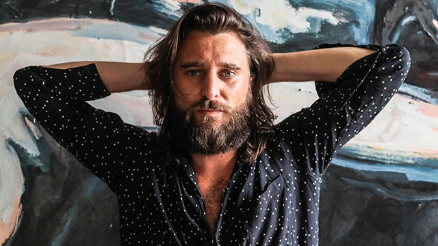 Nic Cester, una delle voci più potenti del rock, pubblica il primo video delle Milano Street Session