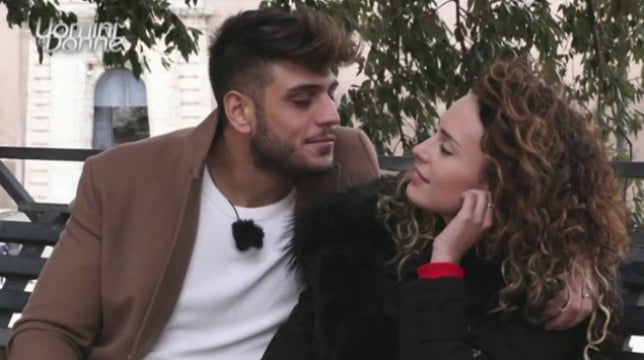 Uomini e Donne, trono classico: Sara Affi Fella bacia Luigi Mastroianni