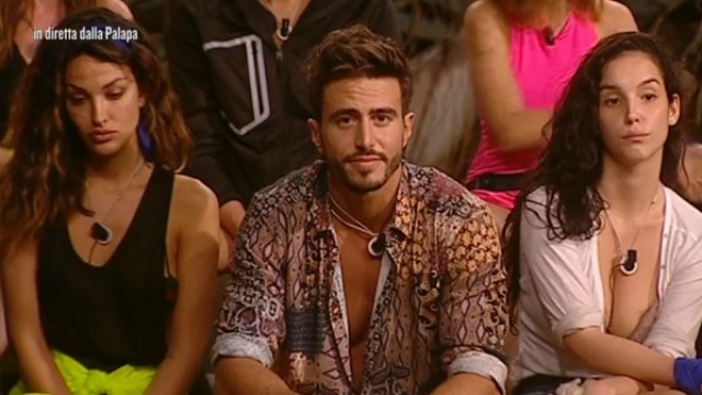 Isola dei Famosi 2018: svelati i nomi dei presunti naufraghi coinvolti nel canna-gate