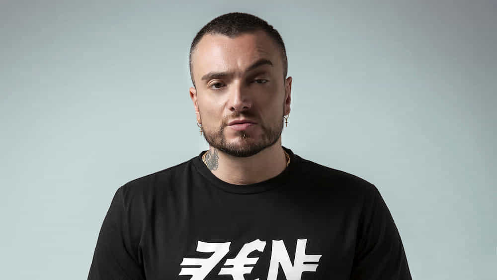 Guè Pequeno in concerto al Mediolanum Forum di Milano nel 2019