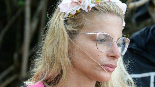 Isola dei Famosi 2018: la Cipriani sbotta contro De Martino e i naufraghi le danno della pigra