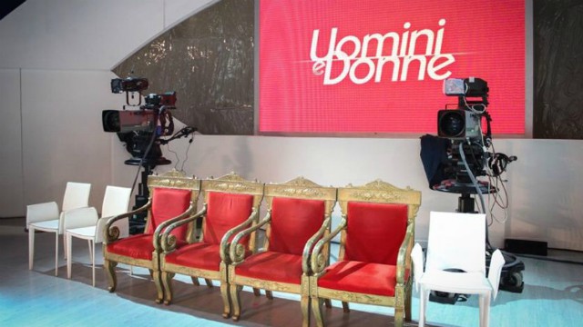 uominiedonne_trono