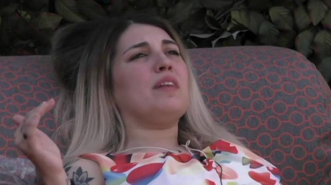 Grande Fratello 2018: Veronica Satti, respinta da Valerio, rischia l’eliminazione per un cellulare