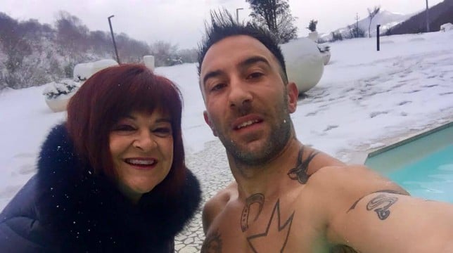Grande Fratello 2018, la deputata Pezzopane accusa il reality di strumentalizzare morbosamente la sua storia con Simone Coccia