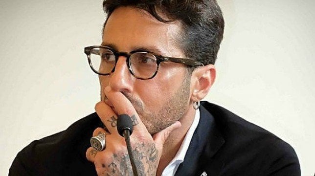 Fabrizio Corona si svela: dai guai con la giustizia alla fine della storia con Silvia Provvedi