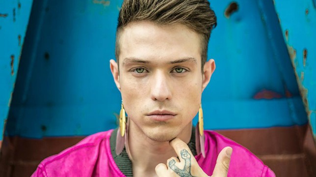 Amici 17, la dolce dedica di Irama a Maria De Filippi: “Non potrò mai smettere di ringraziarti”