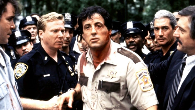 Cop Land: il film stasera su Cine Sony