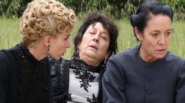 Una Vita Anticipazioni Spagnole: Cayetana sequestra Ursula dopo aver ucciso Tirso