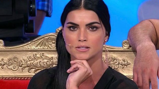 Uomini e Donne, oggi venerdì 28 settembre, il trono classico: cresce la tensione tra Mara e Teresa, le esterne di Lorenzo e Luigi