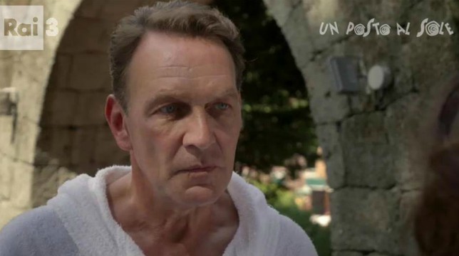 Un Posto al Sole Anticipazioni 12 settembre 2018: Roberto capisce che Vera lo sta condizionando negativamente