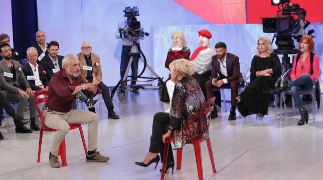 Uomini e Donne, oggi, martedì 23 ottobre, la seconda parte del trono over