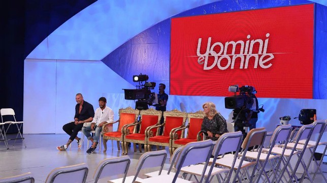 Uomini e Donne, puntata trono classico: cambio di programmazione
