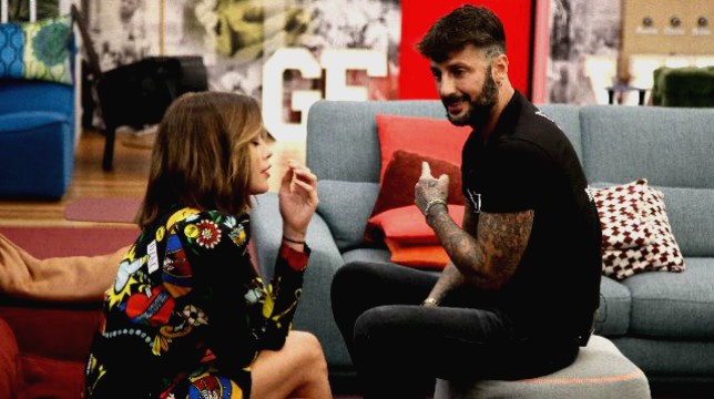 Grande Fratello Vip, Alfonso Signorini confessa: "Silvia Provvedi è ancora innamorata di Corona" Grande Fratello Vip, Alfonso Signorini confessa: "Silvia Provvedi è ancora innamorata di Corona"