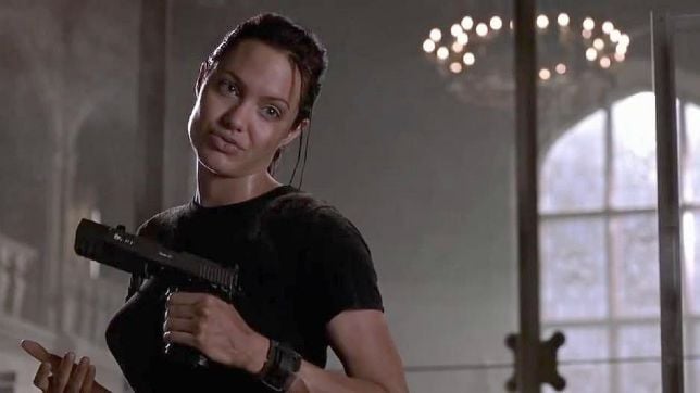 Lara Croft – Tomb Raider: il film con Angelina Jolie stasera su Rai 4