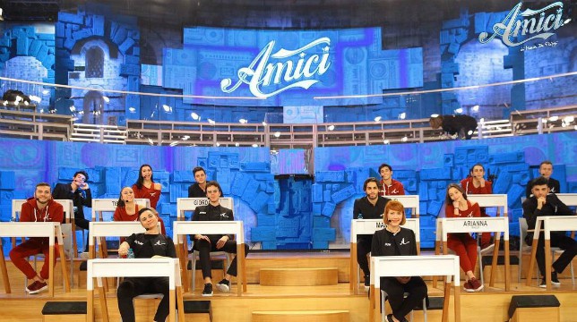 Amici 18: oggi, sabato 8 dicembre, la prima sfida a squadre