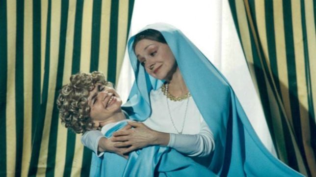 Fantozzi in paradiso: il film con Paolo Villaggio stasera su Cielo