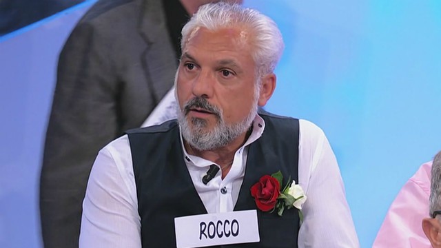 Uomini e Donne, trono over: oggi, lunedì 14 gennaio, Rocco contro Gemma Uomini e Donne, trono over: oggi, lunedì 14 gennaio, Rocco contro Gemma