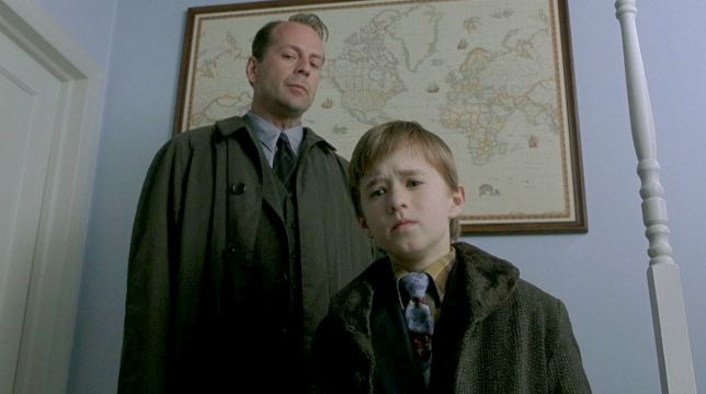Il sesto senso: il cult con Bruce Willis stasera su Iris