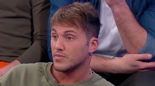 Uomini e Donne, il corteggiatore Giulio: “Giulia mi intriga. Angela? Non mi ha trasmesso nulla”