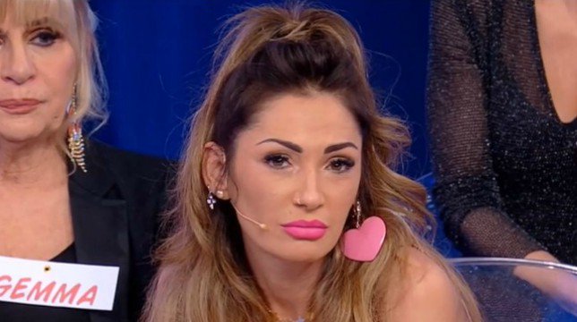 Uomini e Donne, trono over: Ida scoppia in lacrime e confessa di amare ancora Riccardo