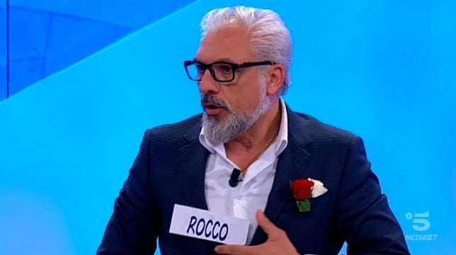 Uomini e Donne, trono over: Rocco Fredella regala lingerie sexy a Gemma