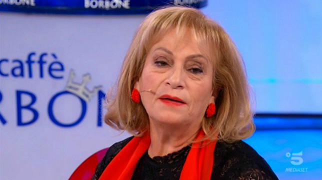 Uomini e Donne, l’ex dama Angela contro Maria De Filippi