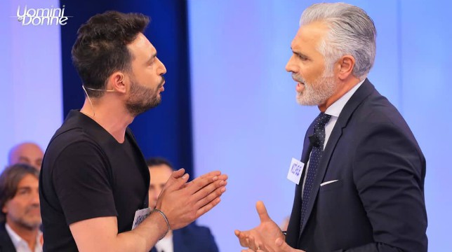 Uomini e Donne, trono over: oggi, lunedì 29 aprile, rissa sfiorata tra Armando e Michele
