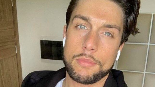 Uomini e Donne, Andrea Dal Corso si riprende nudo su Instagram, foto Uomini e Donne, Andrea Dal Corso si riprende nudo su Instagram, foto