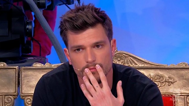 Uomini e Donne, trono classico: Andrea molto preso da Klaudia e Giorgia, Muriel e Natalia in lacrime