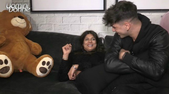 Uomini e Donne, trono classico: Giulia Cavaglia bacia Manuel e prende un’inaspettata decisione