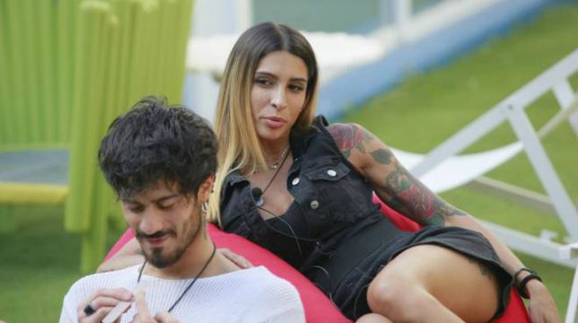 Grande Fratello 2019: cosa ha detto Gaetano su Erica? Il video che ha scatenato l’ira della D’Urso