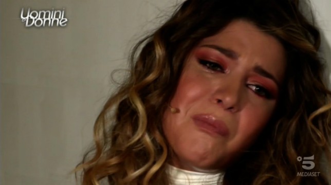 Uomini e Donne, trono classico: Natalia Paragoni piange e si dispera