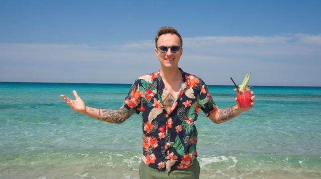 La Vacanza Perfetta: stasera su Nove con Francesco Facchinetti