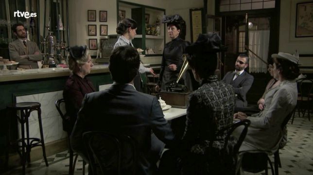 Una Vita Anticipazioni Spagnole: Cristina Novoa tradisce Ursula e la incastra insieme a Leonor