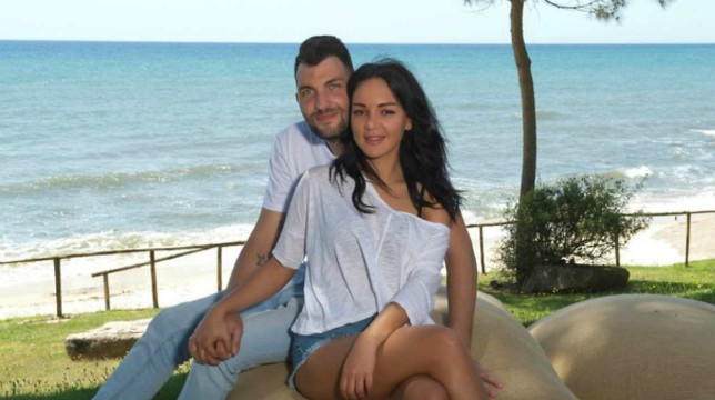 Temptation Island, Andrea chiede il falò a Jessica: “Che me**a di persona, tre anni buttati”