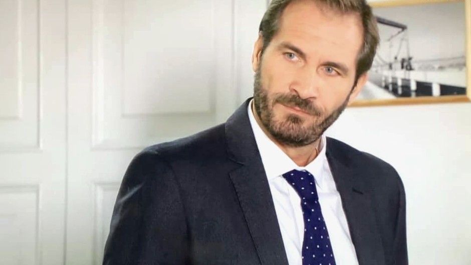 Un Posto al Sole Anticipazioni del 7 agosto 2019: Alberto deciso a scoprire chi è in realtà Arturo