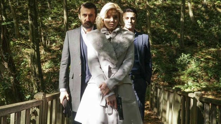 Bitter Sweet Anticipazioni del 23 agosto 2019: Demet commette un omicidio e Hakan…