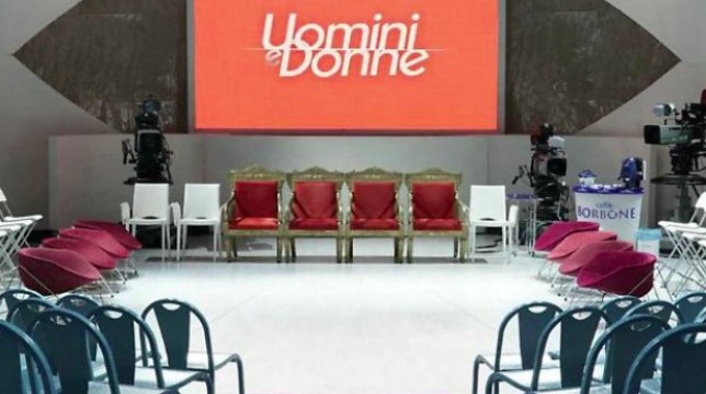 Uomini e Donne: la decisione di Mediaset, brutte notizie per i fan del programma