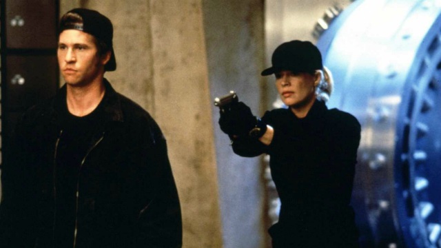 Una bionda tutta d’oro: il film con Kim Basinger stasera su Cielo