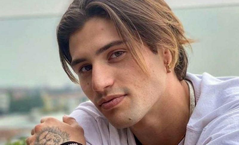 Galleria foto 'Il Collegio sbarca sul web guidato da Niccolò Bettarini' - foto 1