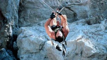 Cliffhanger: il film con Sylvester Stallone stasera su Iris Cliffhanger: il film con Sylvester Stallone stasera su Iris