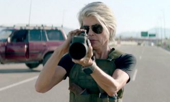 Terminator: Destino Oscuro, Linda Hamilton torna come Sarah Connor Terminator: Destino Oscuro, Linda Hamilton torna come Sarah Connor