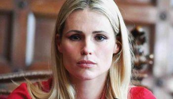 Amici Celebrities, Michelle Hunziker replica alle critiche: "Tra me e Maria De Filippi c'è spirito di squadra" Amici Celebrities, Michelle Hunziker replica alle critiche: "Tra me e Maria De Filippi c'è spirito di squadra"