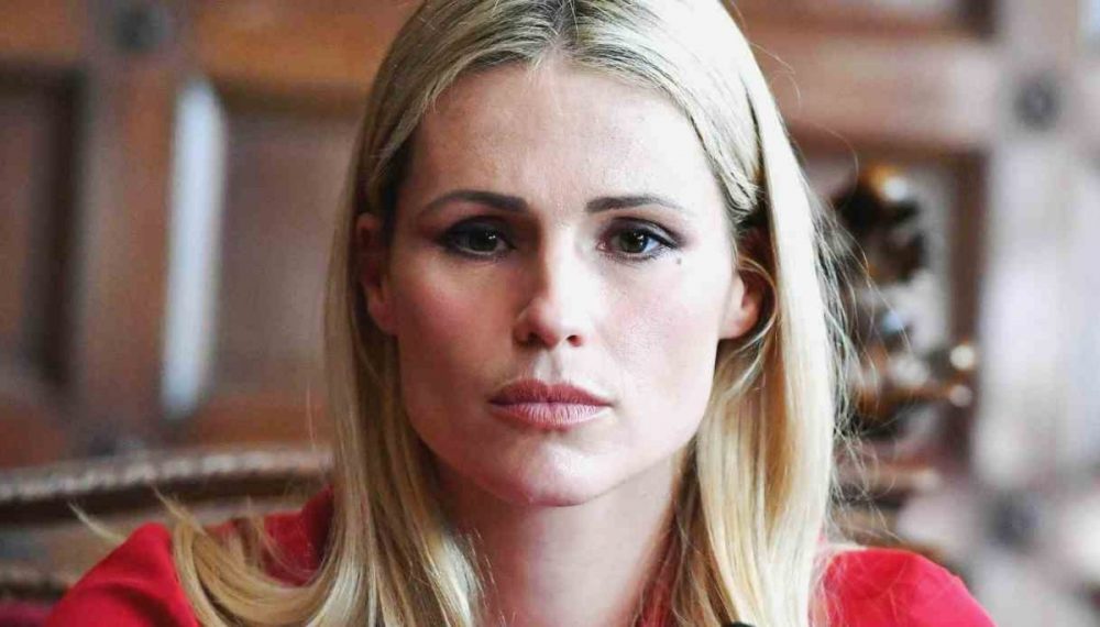 Amici Celebrities, Michelle Hunziker replica alle critiche: “Tra me e Maria De Filippi c’è spirito di squadra”