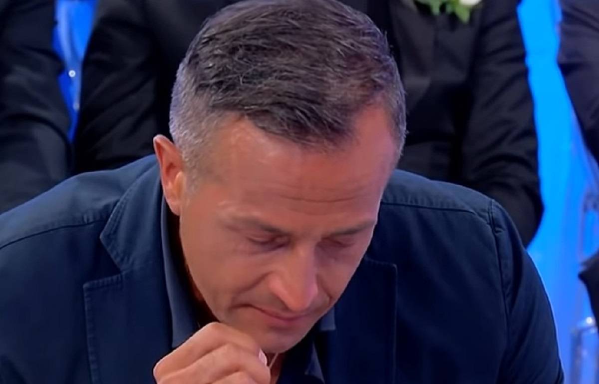 Uomini e Donne, Riccardo Guarnieri accusa Ida Platano: “Mi sento un idiota, mi ha ferito”