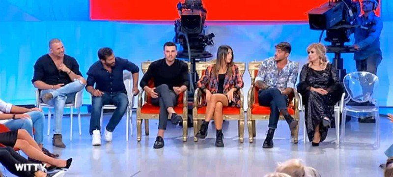 Galleria foto 'Uomini e Donne, oggi il trono classico: accuse per Alessandro e Giulio, Giulia delusa' - foto 2