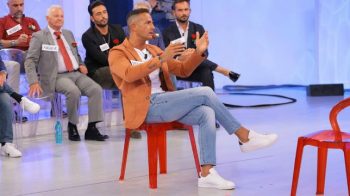 Uomini e Donne oggi il trono over: la dichiarazione inaspettata di Riccardo, Armando furioso Uomini e Donne oggi il trono over: la dichiarazione inaspettata di Riccardo, Armando furioso