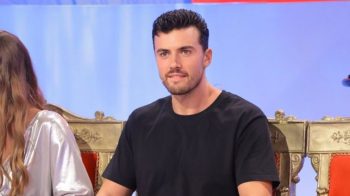 Uomini e Donne, anticipazioni trono classico: Alessandro Zarino fa la sua scelta, la proposta a sorpresa della De Filippi Uomini e Donne, anticipazioni trono classico: Alessandro Zarino fa la sua scelta, la proposta a sorpresa della De Filippi
